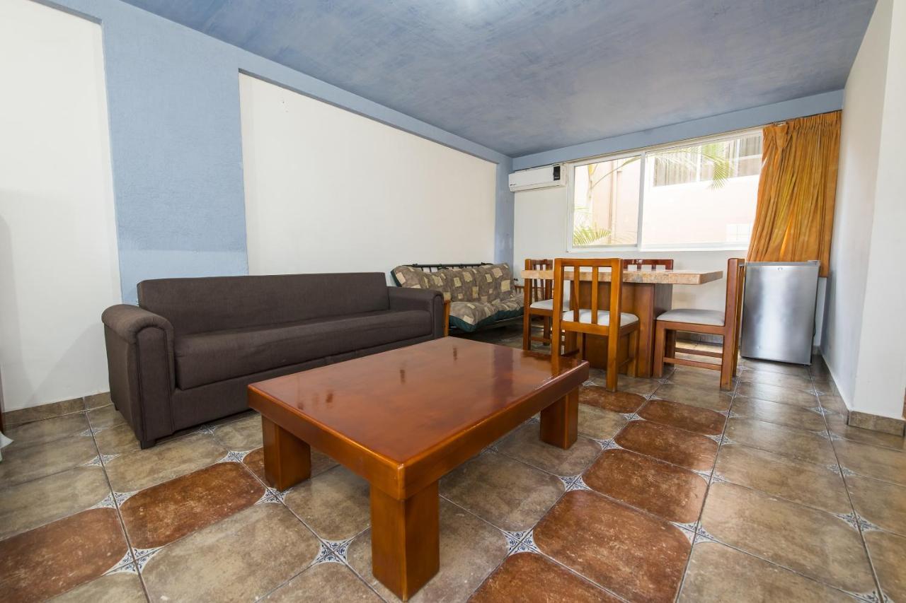 Suites De Reyes Irapuato Exterior photo