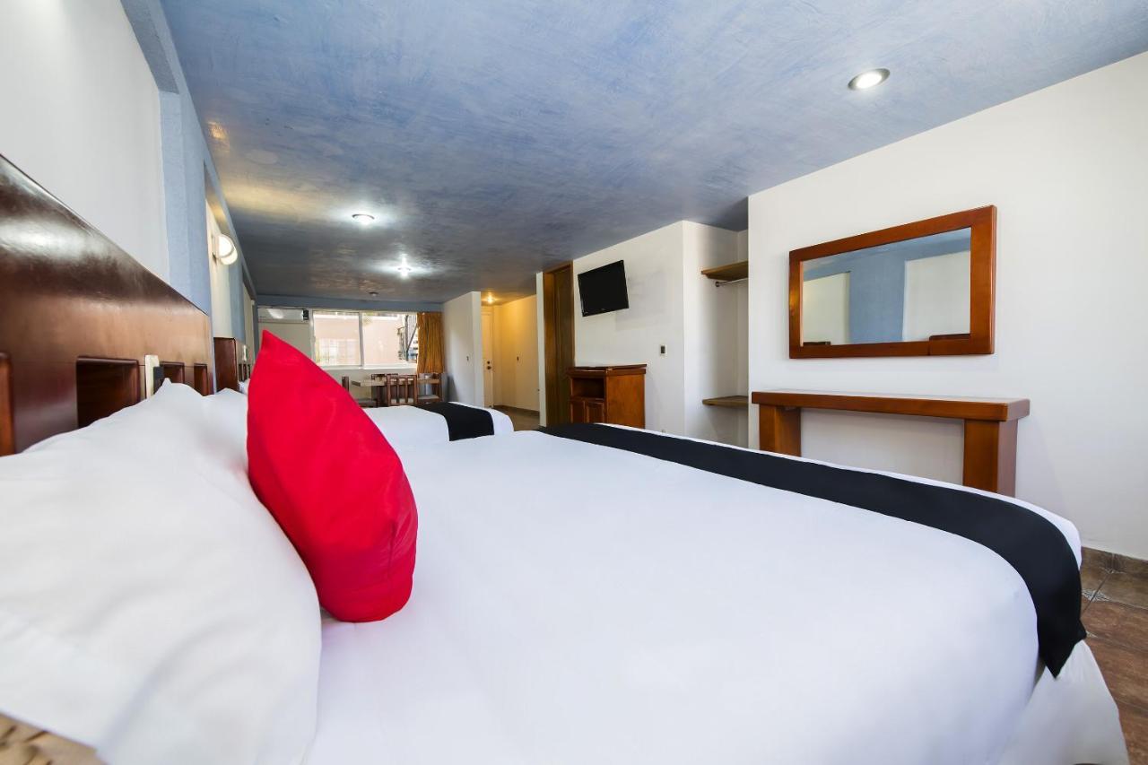 Suites De Reyes Irapuato Exterior photo