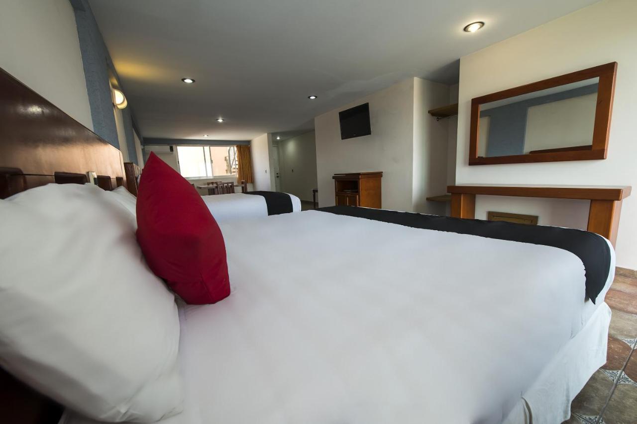 Suites De Reyes Irapuato Exterior photo