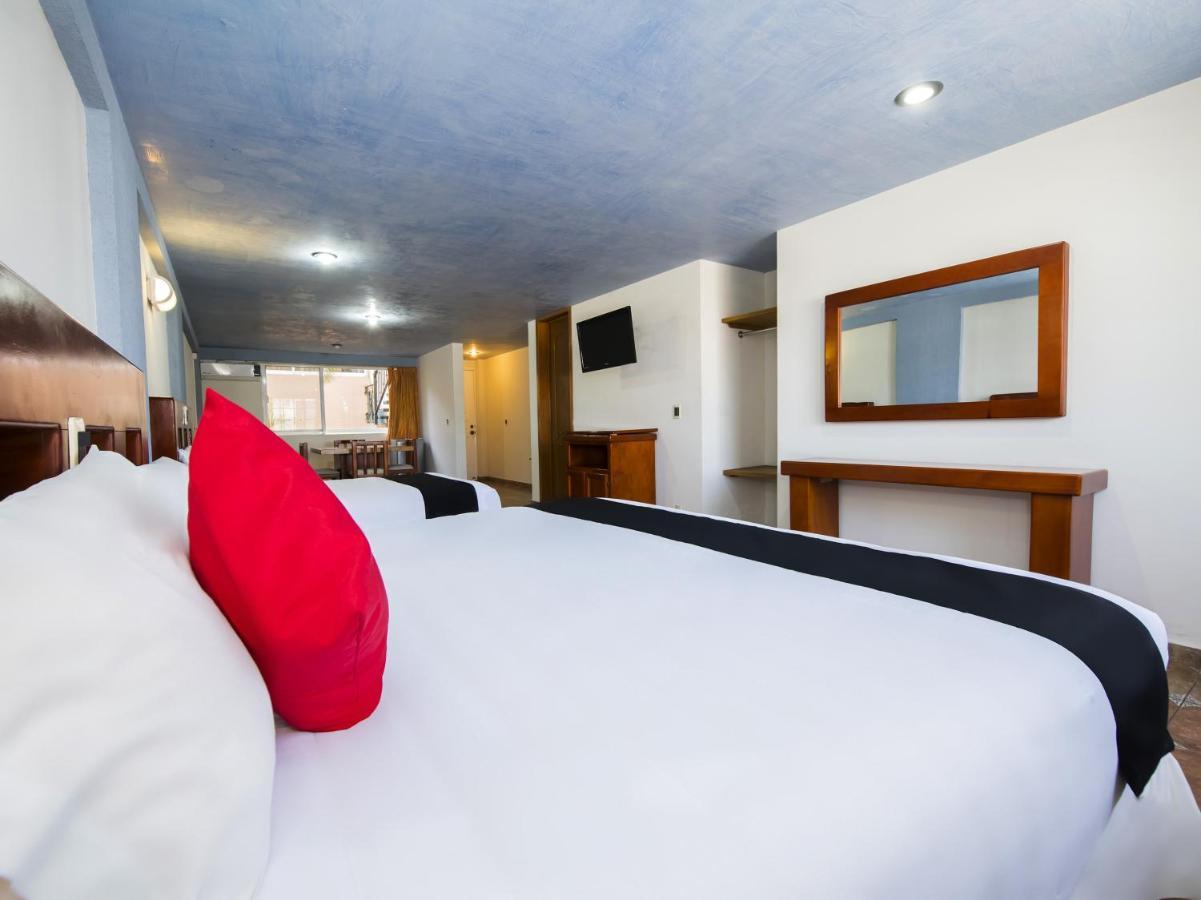 Suites De Reyes Irapuato Exterior photo